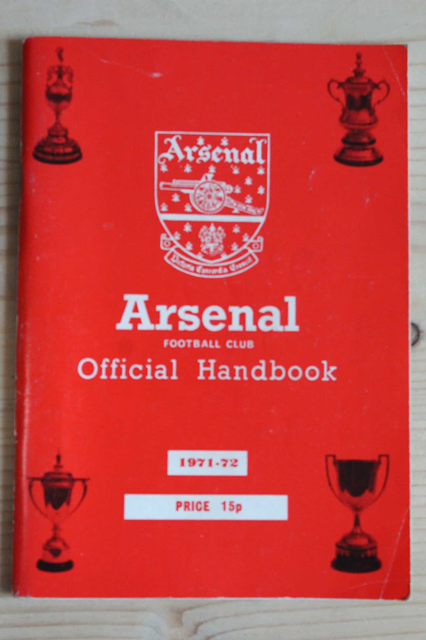 Arsenal Handbook/Yearbook v Arsenal Handbook/Yearbook